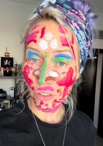 TikTok Printscreen moms.jpg