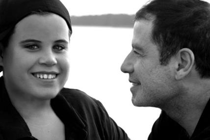 Glumcu Džon Travolti sin je umro na rukama-0028863328.jpg