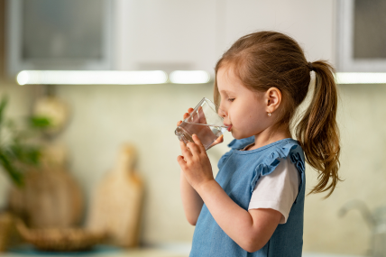 koliko vode dete treba da pije.jpg