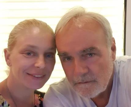 Žena glumca Slobodana Ćustića porodila se kod kuće.