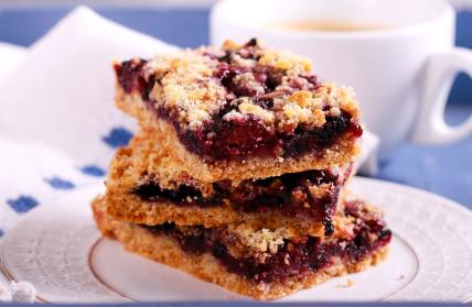 Čupava pita sa džemom.