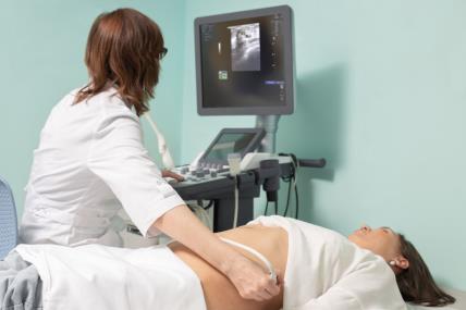 Bebino srce se ne čuje na ultrazvuku.