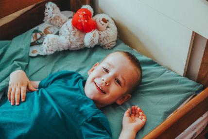 Kako uspavati dete tokom vrelih noći