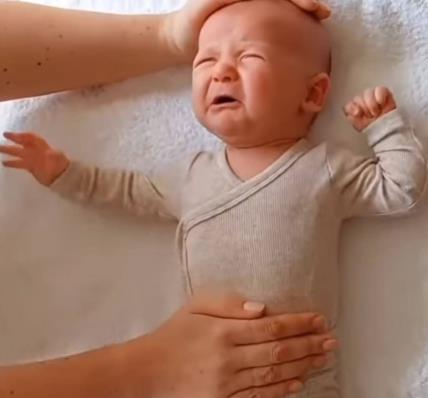 Trik kako da odmah umirite uplakano novorođenče