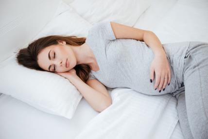 Da li je opasno ako trudnica ne spava na levoj strani