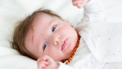 Ogrlice od ćilibara kod nicanja zuba.jpg