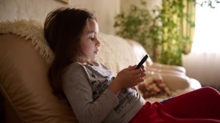 Digitalni autizam kod dece.jpg