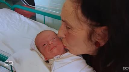 Kako živi majka koja je rodila dete u 66 godini