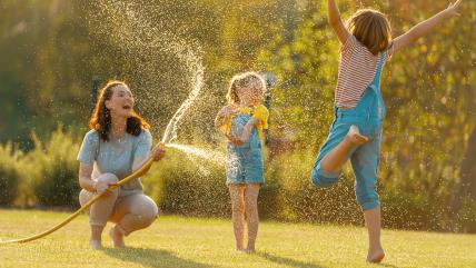 6 ideja kako se zabaviti sa decom tokom leta