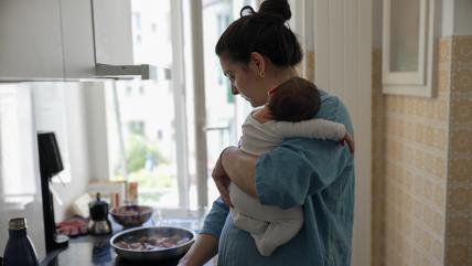 Mame u proseku rade 98 sati nedeljno