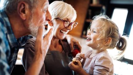 Da li je za decu bolji vrtić ili da ih čuva baka