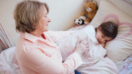 U kom uzrastu dete može da spava kod babe i dede