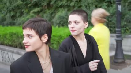 Bliznakinje ukradene po rođenju se slučajno pronašle