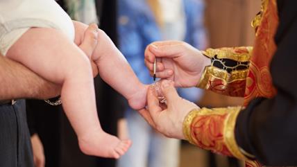 Svekrva zabranila snaji da ide na krštenje svog deteta