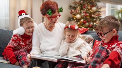 Baka sa unucima za Novu godinu