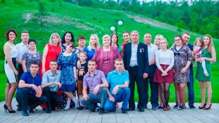 Valentina Hromih sa porodicom