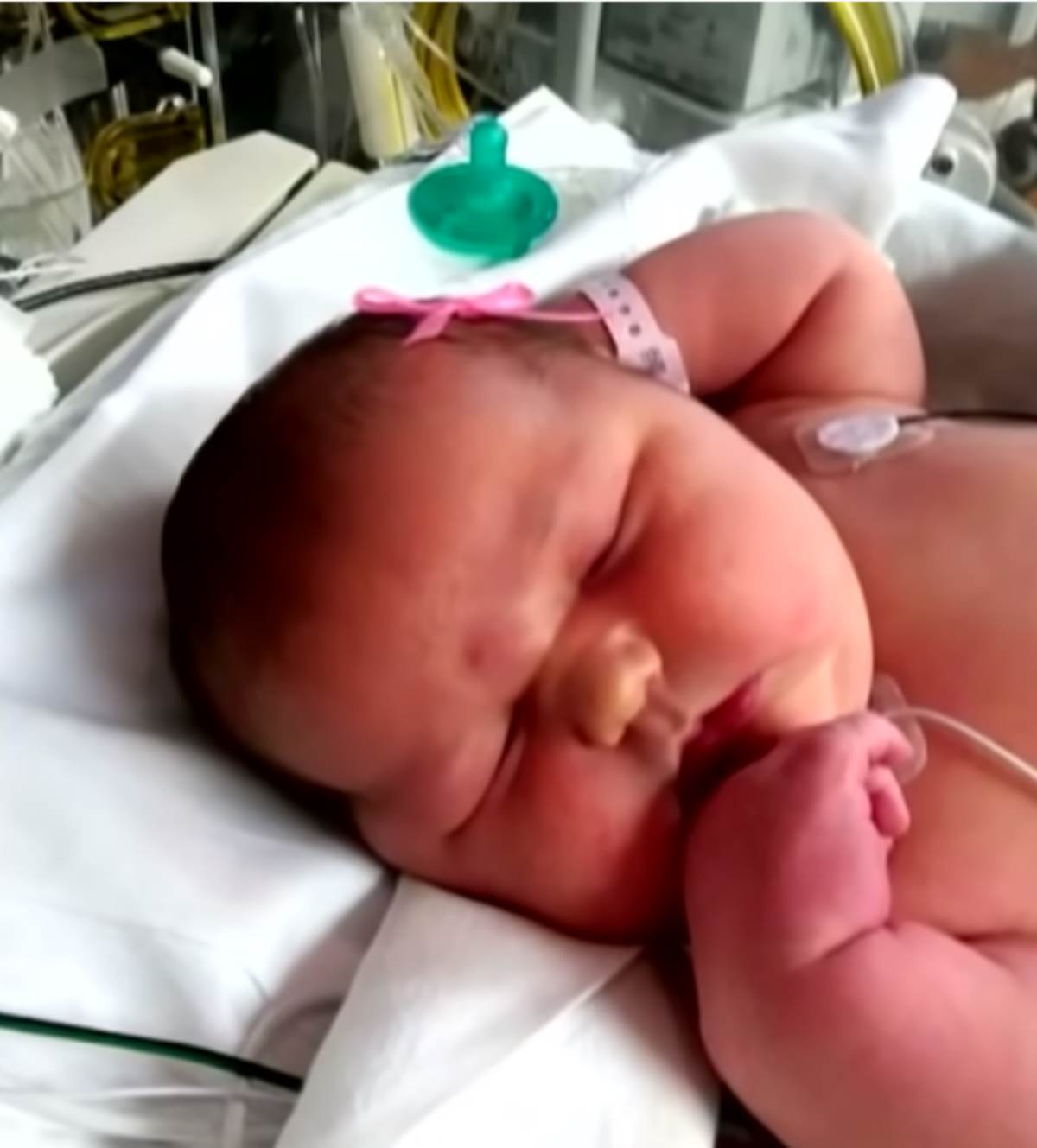 Beba rođena sa 6 i po kilograma