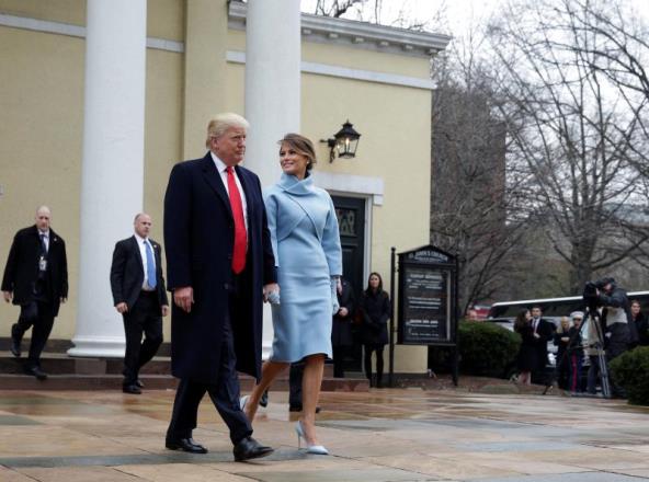 modni-pogodak-uspesne-mame-i-prve-dame-amerike-melanija-tramp-u
