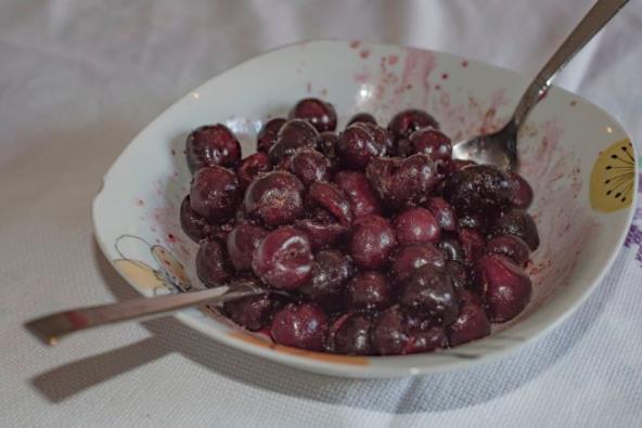 tradicionalna-francuska-poslastica-klafuti-neodoljivi-krem-tart
