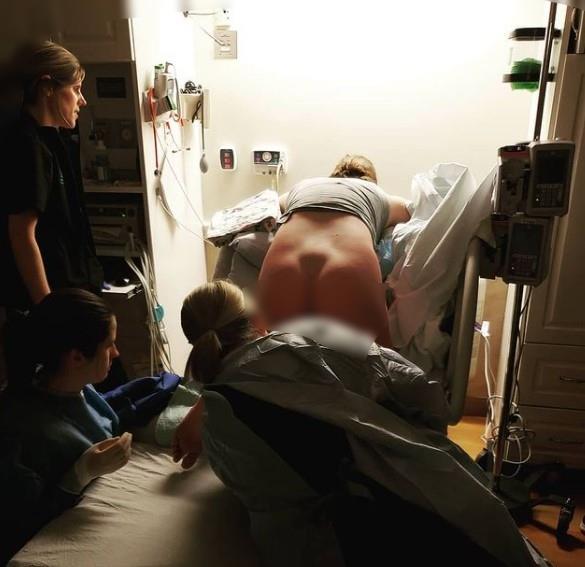 mamino telo se pomera na porodjaju (1)