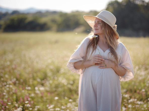trudnica u haljini.jpg