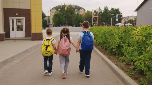 Kako izabrati školski ranac i koliko sme da bude težak