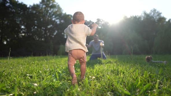 Rani znaci autizma od rođenja do dve godine