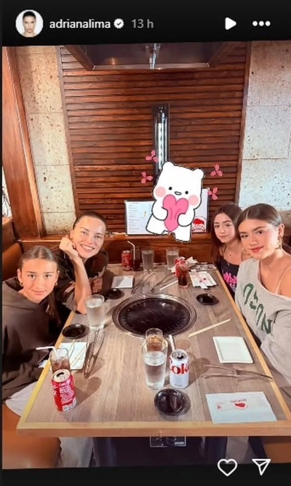 Adrijana Lima objavila porodičnu fotografiju