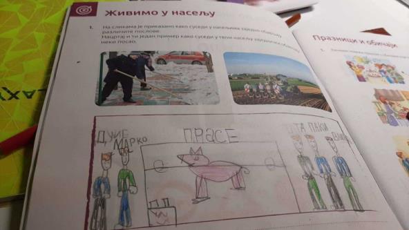 Devojčica za domaći nacrtala tatu kako okreće prase