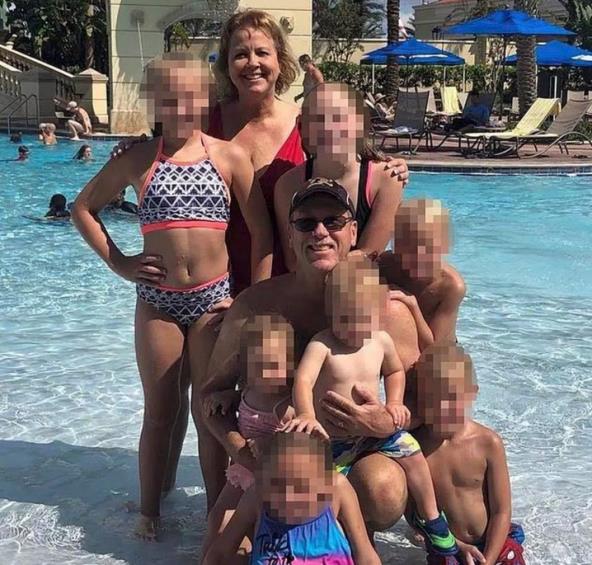 Meribet Luis sa porodicom