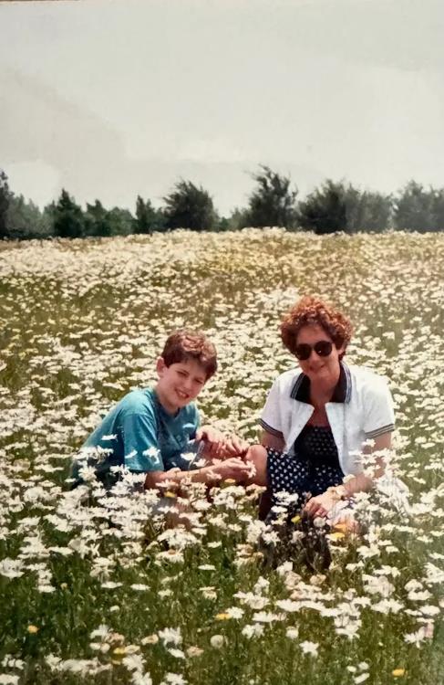 Stefan u detinjstvu sa majkom