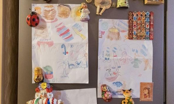 Bogdanovi crteži na frižideru