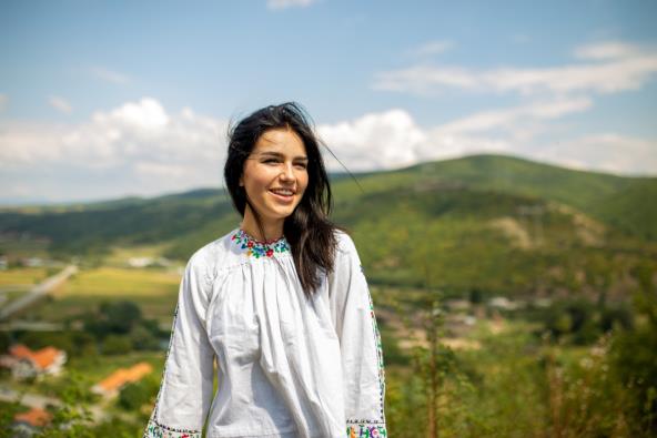 Žena u tradicionalnoj odeći