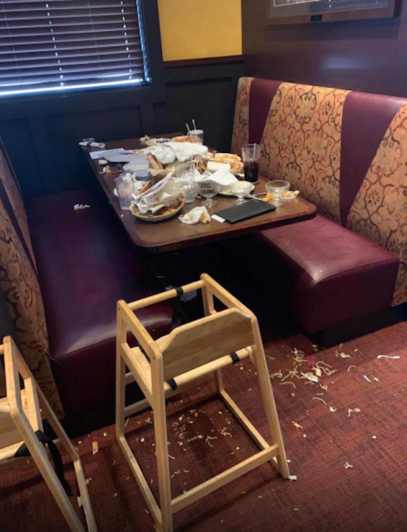 Porodica sa decom ostavila nered u restoranu