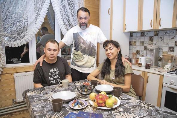 Viktor sa hraniteljima