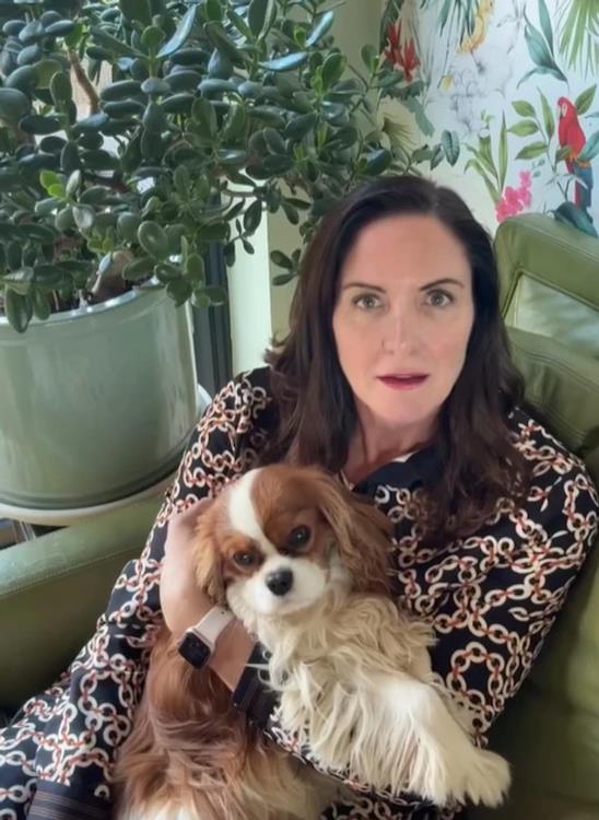 Dr Olivija Kesel sa psom