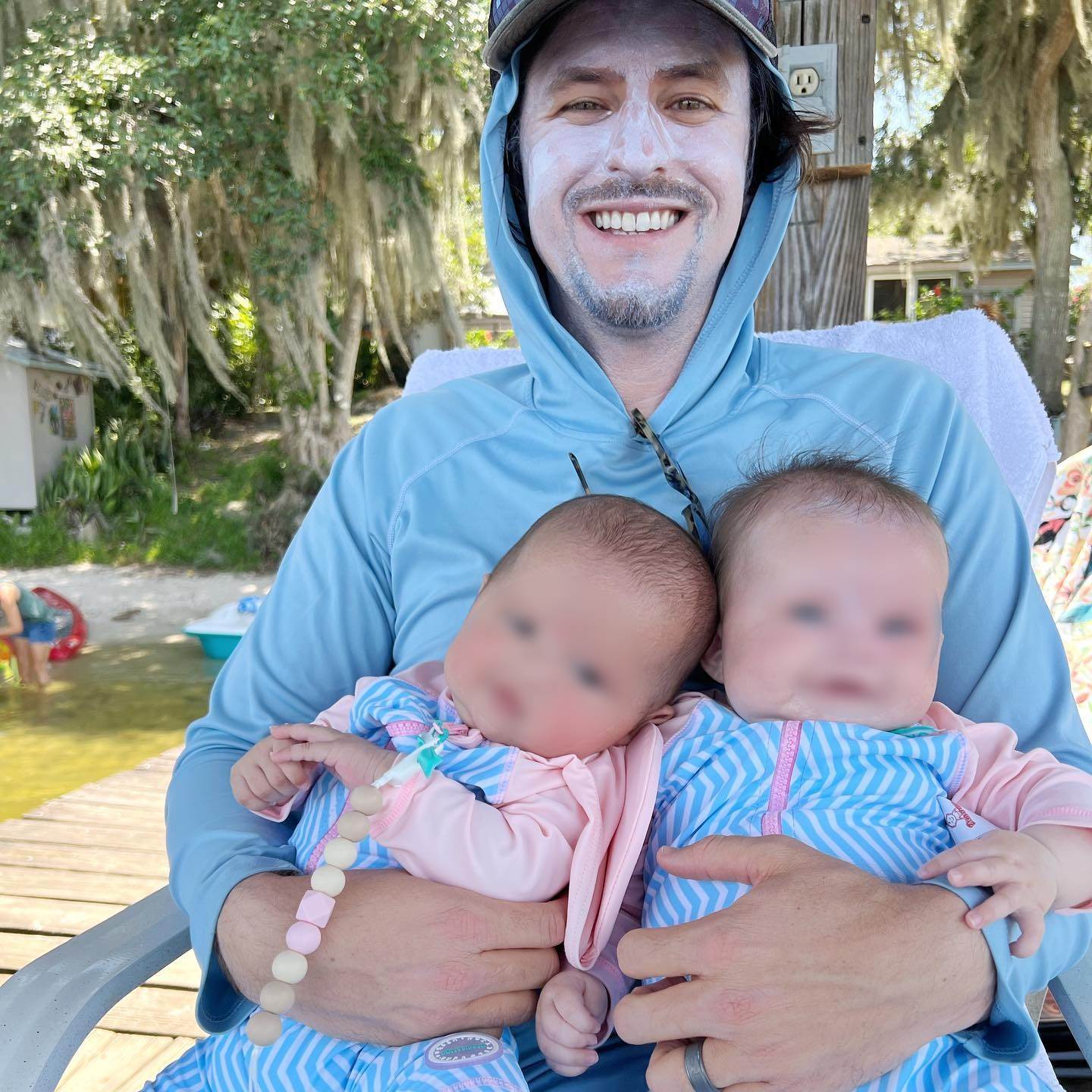 'Blizanci' a rođeni u razmaku od nedelju dana