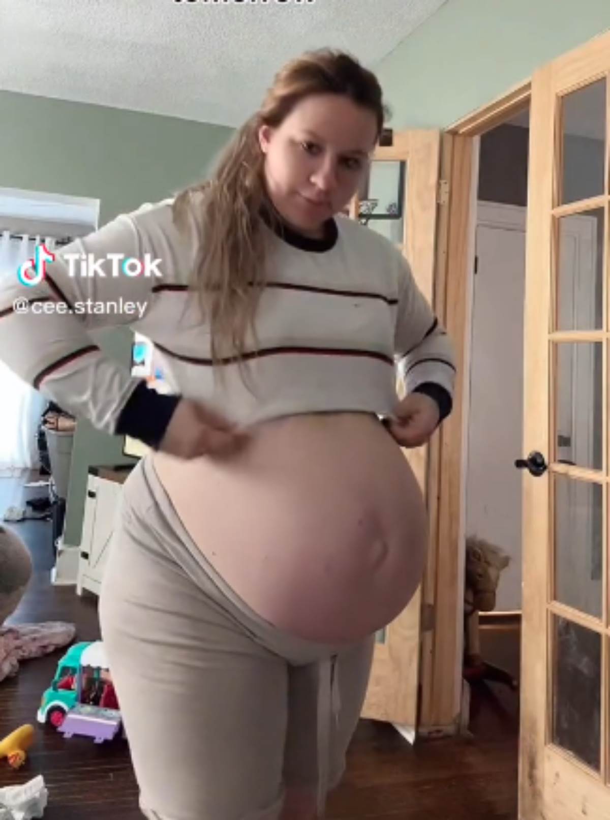 Ogroman trudnički stomak