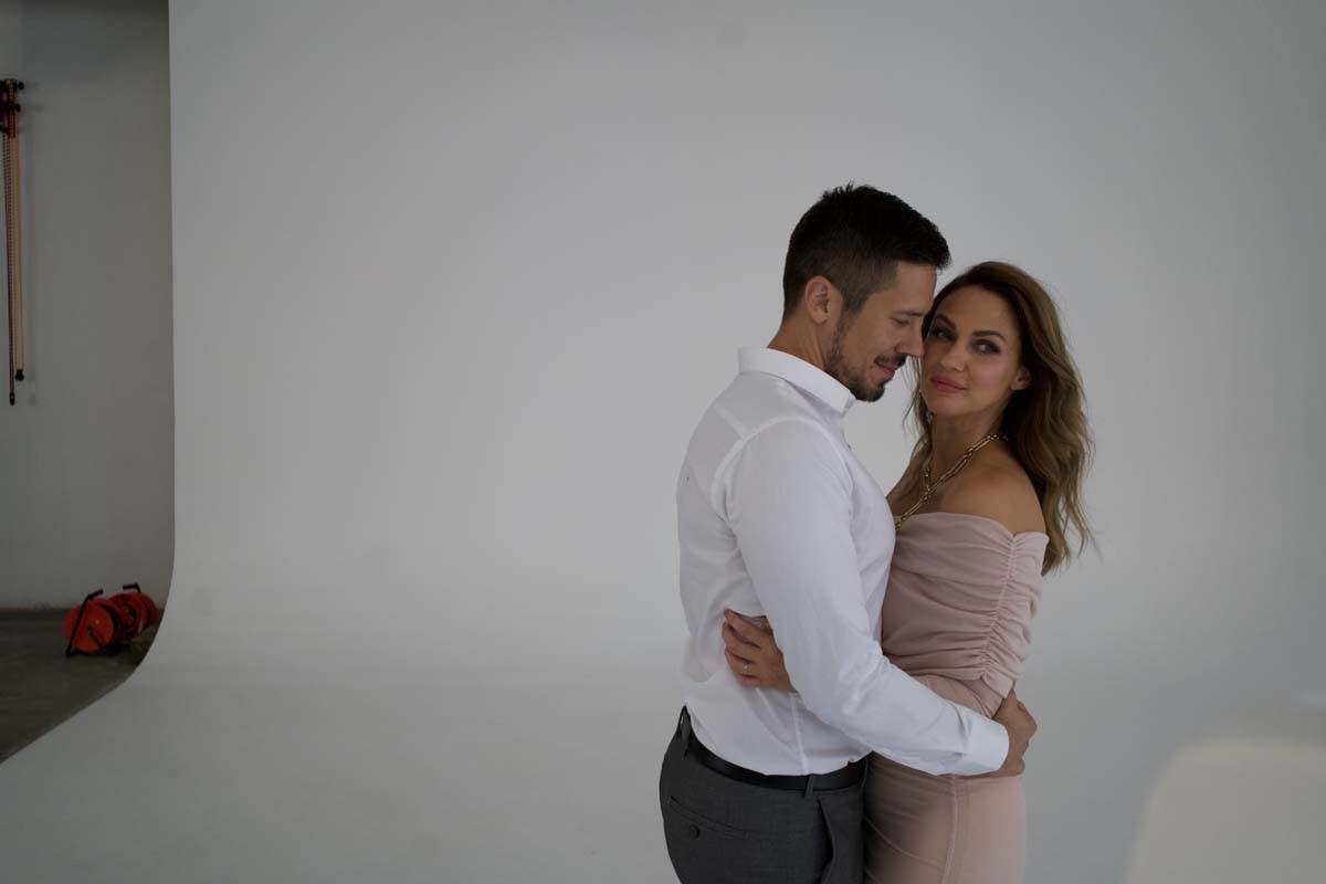 Manekenka Bojana Barović i pevač Nikola Rokvić slikali su se za naslovnu stranu magazina Lepa&Srećna, povodom 10. rođendana (7).jpg