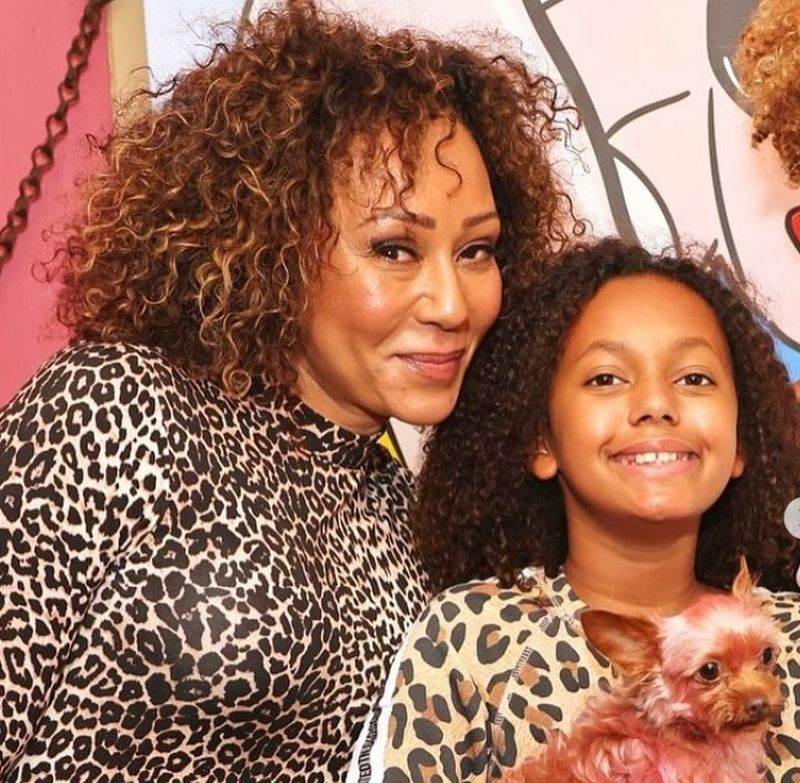 Portret Mel B sa ćerkom