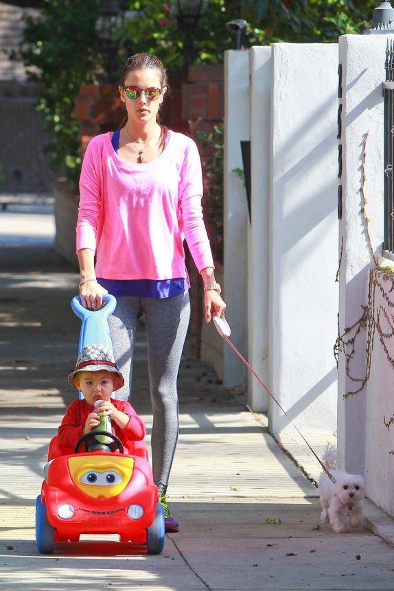 alesandra-ambrozio-u-setnji-decom