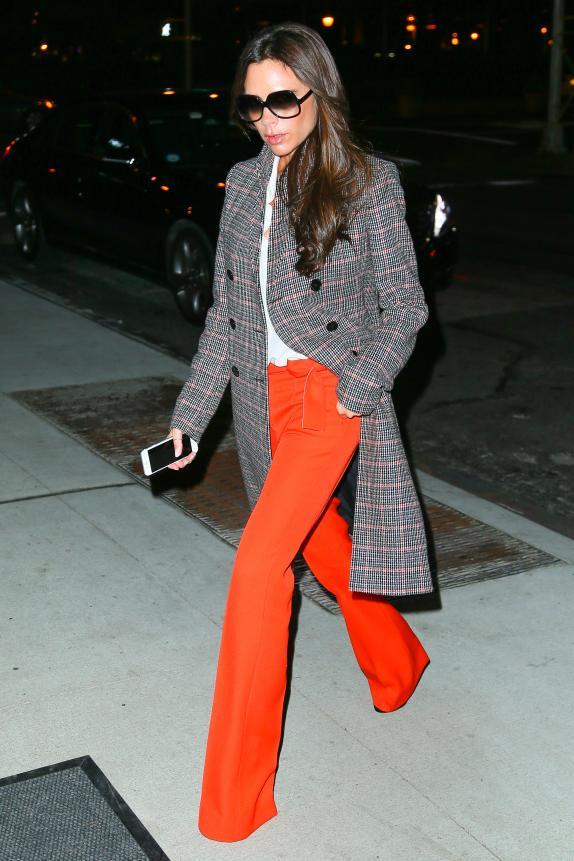 modni-trikovi-viktorije-bekam-pantalone-koje-izduzuju-noge-foto