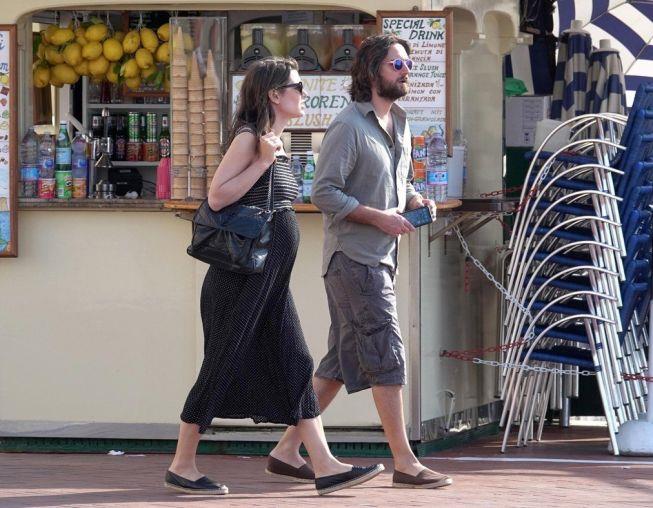 na-putu-jos-jedna-kraljevska-beba-prelepa-princeza-postaje-majka