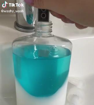 Mamin trik da deca peru ruke redovno