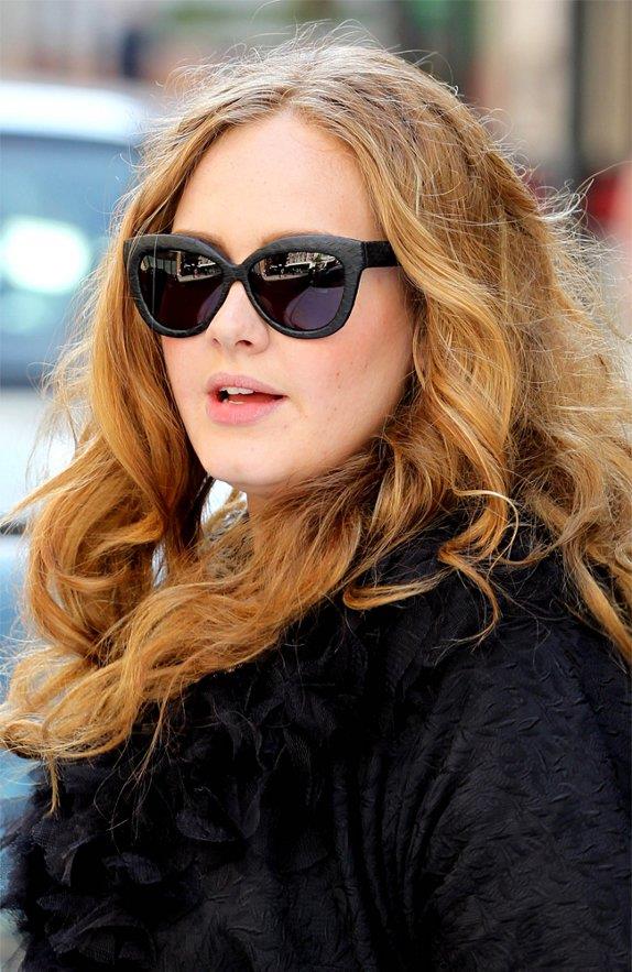 adel-nisam-zabrinuta-zbog-viska-kilograma